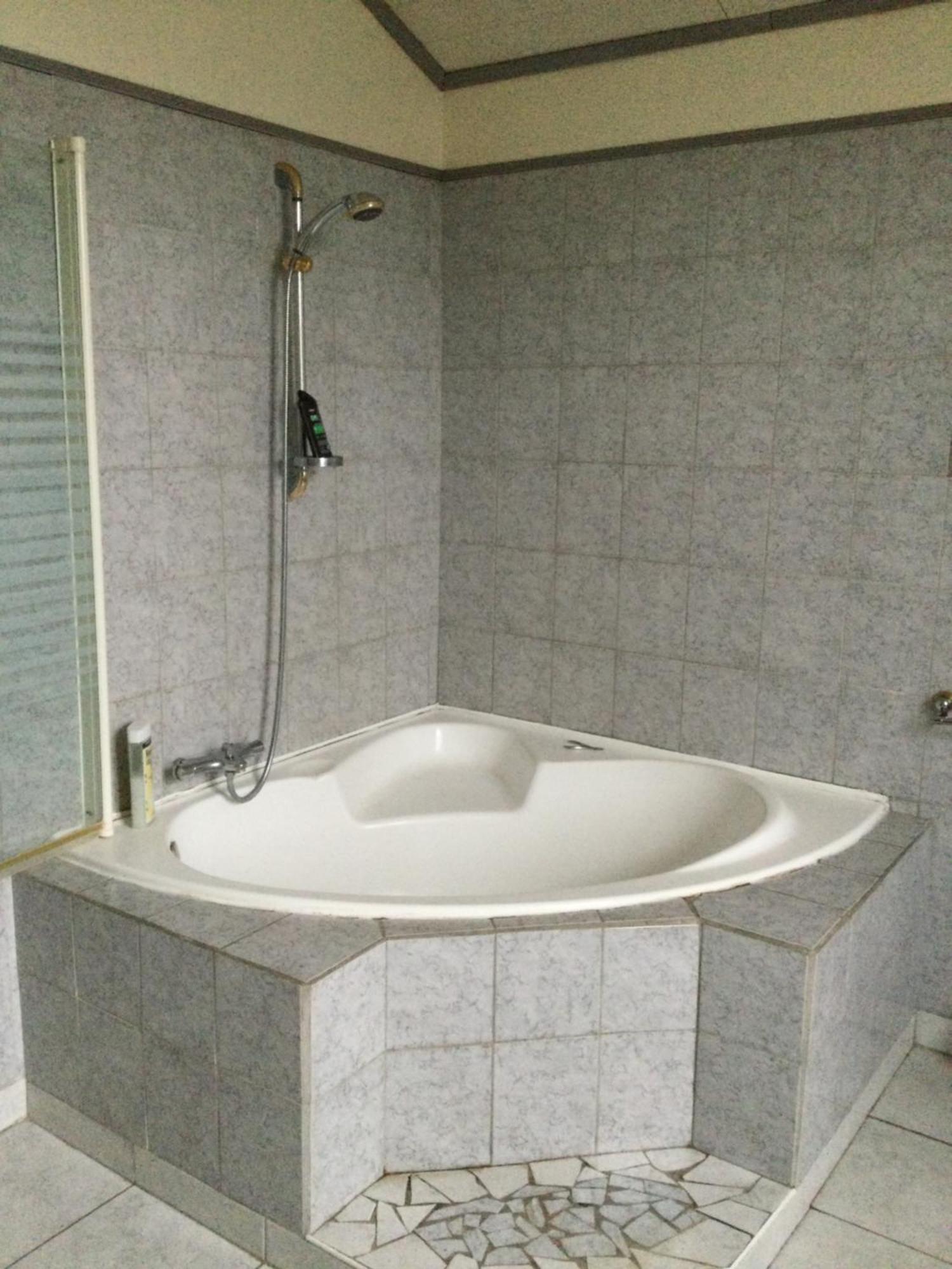 Auberge Gordonienne Saint-Satur ภายนอก รูปภาพ